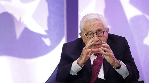 Xi Jinping s-a întâlnit la Beijing cu fostul secretar de stat american Henry Kissinger