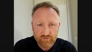 Un jurnalist de la „Russia Today” a fost expulzat din România, după ce a fost reținut pe Aeroportul „Henri Coandă” / Pro-rusul Chay Bowes avea interdicție să intre în țara noastră, potrivit Poliției de Frontieră