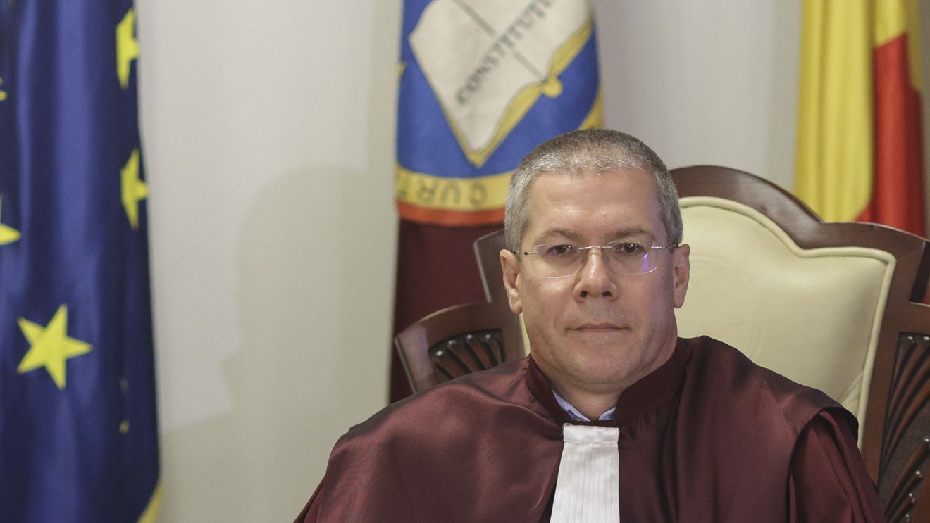 Judecătorul CCR Dacian Dragoș arată că nu a fost în incompatibilitate, așa cum îl acuză avocata AUR Silvia Uscov