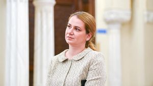 Cine este Ligia Deca, noul ministru al Educației: primul ministru fără grade de profesor sau cercetător finalizate, fost lider al asociației studenților, inginer naval și de navigație, absolventă a Universității Maritime Constanța, consilier prezidențial și coordonatorul România educată