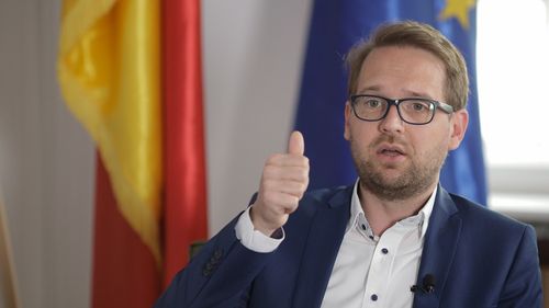 Dominic Fritz: Dacă mă plafonezi la număr de angajați atunci dă-mi și instrumente să-i pot da afară pe cei care nu-s competenți și să angajez persoane potrivite