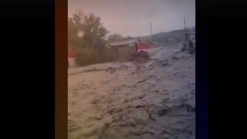 VIDEO Viitura a măturat un sat din județul Constanța. Codul portocaliu de vreme rea este valabil până luni