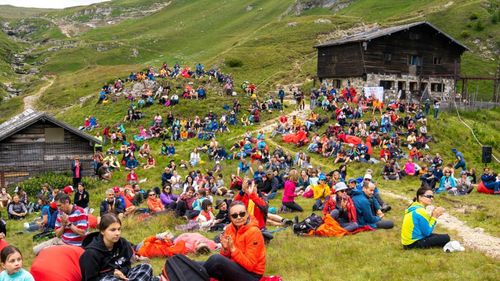 Violonistul Alexandru Tomescu a cumpărat cabana Caraiman din Bucegi şi are planuri de restaurare: "Vreau un loc pentru montaniarzi, dar şi pentru muzicieni şi artişti în general”