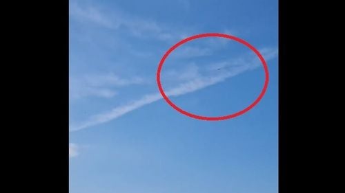 VIDEO Un avion bimotor civil a intrat ilegal în spațiul aerian al României/ Un alt avion, militar, l-a escortat afară de pe teritoriul românesc/ Ce spune Ministerul Apărării