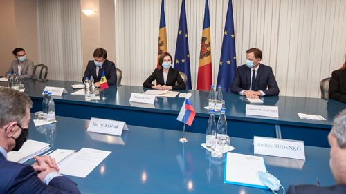 Maia Sandu, după întâlnirea cu reprezentantul special al lui Putin: Am discutat despre problema exporturilor agricole, contractul de livrare a gazelor naturale și conflictul transnistrean/ Kozak: A fost o discuție constructivă și binevoitoare