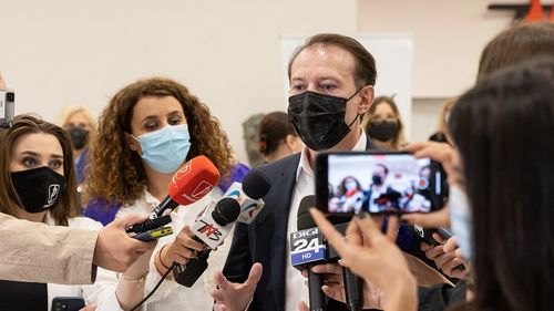 Reprezentanții Declic vor depune vineri o plângere penală împotriva premierului Florin Cîțu și a fostei consiliere Mioara Costin