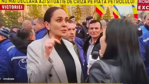 VIDEO Scandal în Piața Victoriei, la protestul minerilor, între reporterul România TV și Alexandra Păcuraru, fostă moderatoare Realitatea Plus, în prezent vicepreședintă AUR