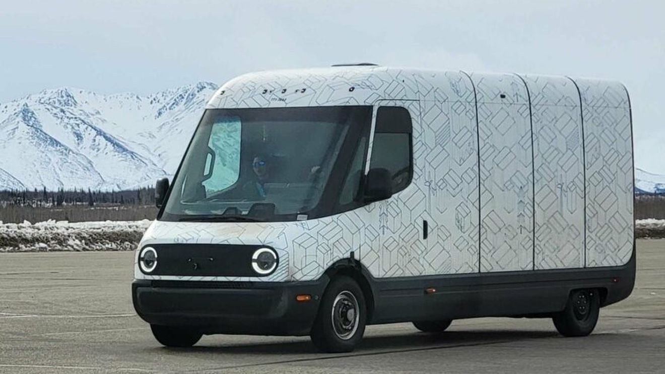 ANALIZĂ România, Polonia și Ungaria sunt luate în calcul de Mercedes și Rivian pentru producția de dube electrice. Ce avantaje oferă fiecare țară și ce șanse are fiecare de a obține investiția