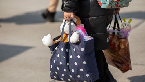 „Eram ostaticii lor”: Mărturia unei femei din Mariupol care a fost dusă într-o tabără de refugiați din Rusia