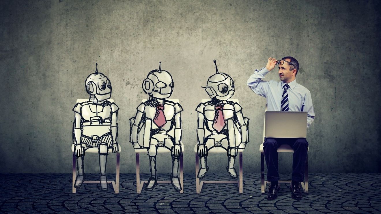 Vrei să-ți transformi cariera în 2024? Descoperă 3 cursuri gratuite în inteligența artificială de la IBM, OpenAI și Amazon care te pot ajuta să-ți relansezi cariera