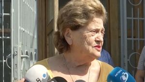 Cine a fost mama lui Radu Mazăre: a lucrat în Comerț Exterior în perioada comunistă și a fost șefa de cabinet a Suzanei Gâdea, temuta ministră a Culturii sub Ceaușescu
