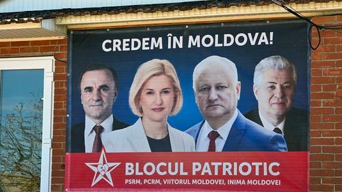 Trei persoane, reținute în Republica Moldova / Sunt considerate lideri responsabili de coordonarea destabilizărilor și dezordinilor în masă