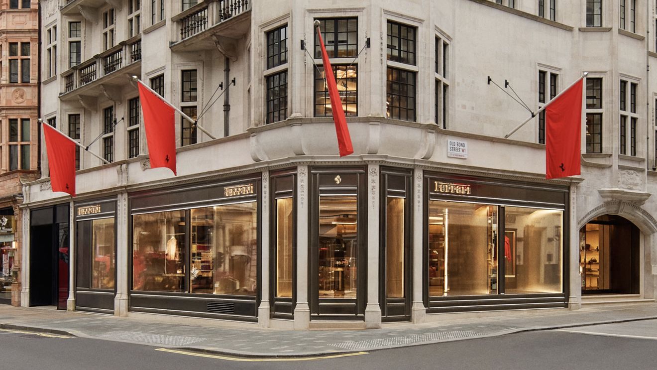 Ferrari deschide un magazin flagship-cheie la Londra, pe Bond Street