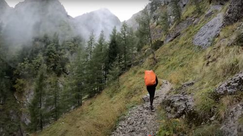 Prahova: Acțiune contracronometru a salvamontiștilor pentru salvarea unui bărbat care a căzut de pe potecă pe traseul Jepii Mici