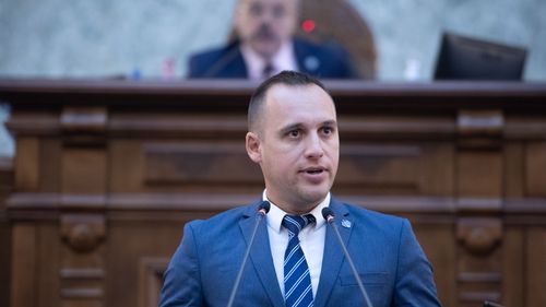 Cristi Berea (USR): „Între reformele cu USR şi şmecheriile puse la cale împreună cu PSD, liberalii aleg fără ezitare a doua variantă” / „PNL le va ceda şi Justiţia numai să nu negocieze cu noi”