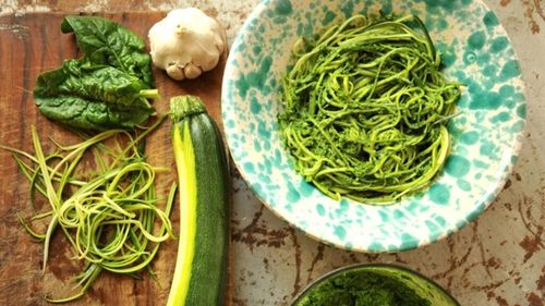 Pastele de vineri seara: Spaghetti cu dovlecel și lămâie / O rețetă simplă și aromată, gata în 20 de minute