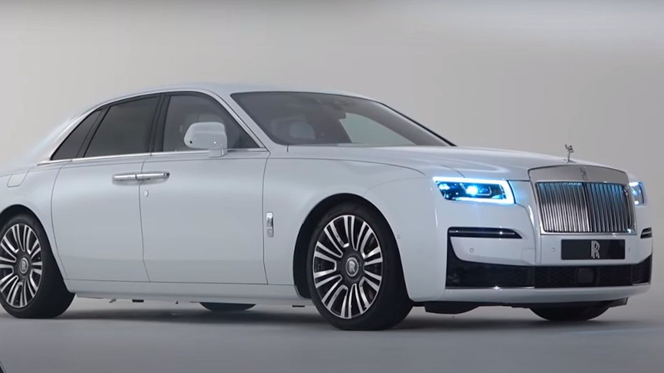 Rolls-Royce a lansat noul automobil Ghost, de 311.000 de dolari/ Directorul general: Cererea pentru vehiculele de lux revine la normal