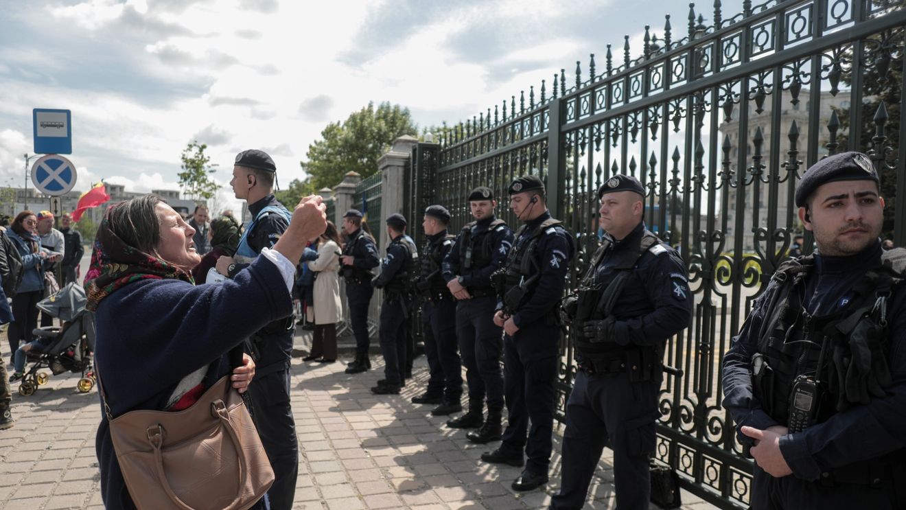 Dancă (Forţa Dreptei): Cerem sancţionarea celor responsabili pentru violenţele din faţa Parlamentului / Noi credem că au fost unii instigatori de profesie
