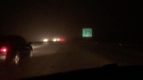VIDEO Pericol pe autostrada București - Pitești: kilometri întregi nemarcați la începutul autostrăzii /  Risc de accident în condiții de ceață / Lucrările s-au făcut la mijlocul lunii noiembrie