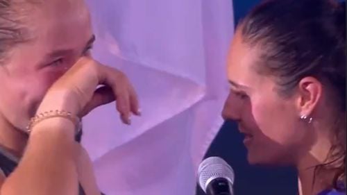 VIDEO Emoționant: A plâns în hohote la festivitatea de premiere, iar adversara a venit să o consoleze - Daria Kasatkina, gestul fair-play al anului în tenis