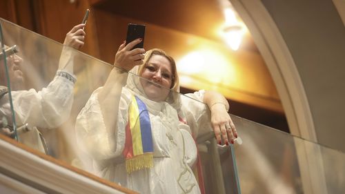 Diana Șoșoacă, șefa partidului extremist SOS, vorbește despre ”dezintegrarea teritorială” în seara invalidării candidaturii pro-rusului Călin Georgescu