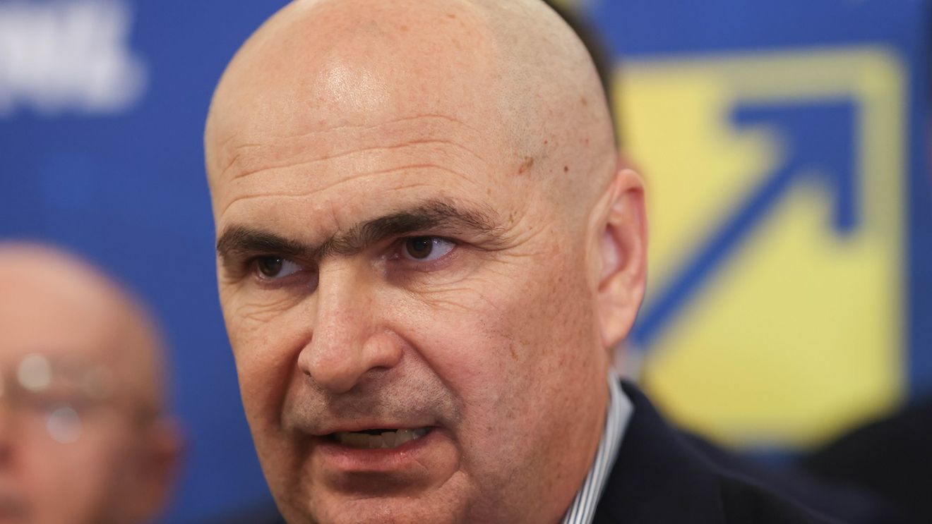 BREAKING Ilie Bolojan anunță aproape 200 de concedieri la Senat și reducerea numărului de mașini. ”Reducem sinecurile, din 796 de posturi rămân 618 / Sunt instituții scăpate de sub control, există primă de ziua ASF”