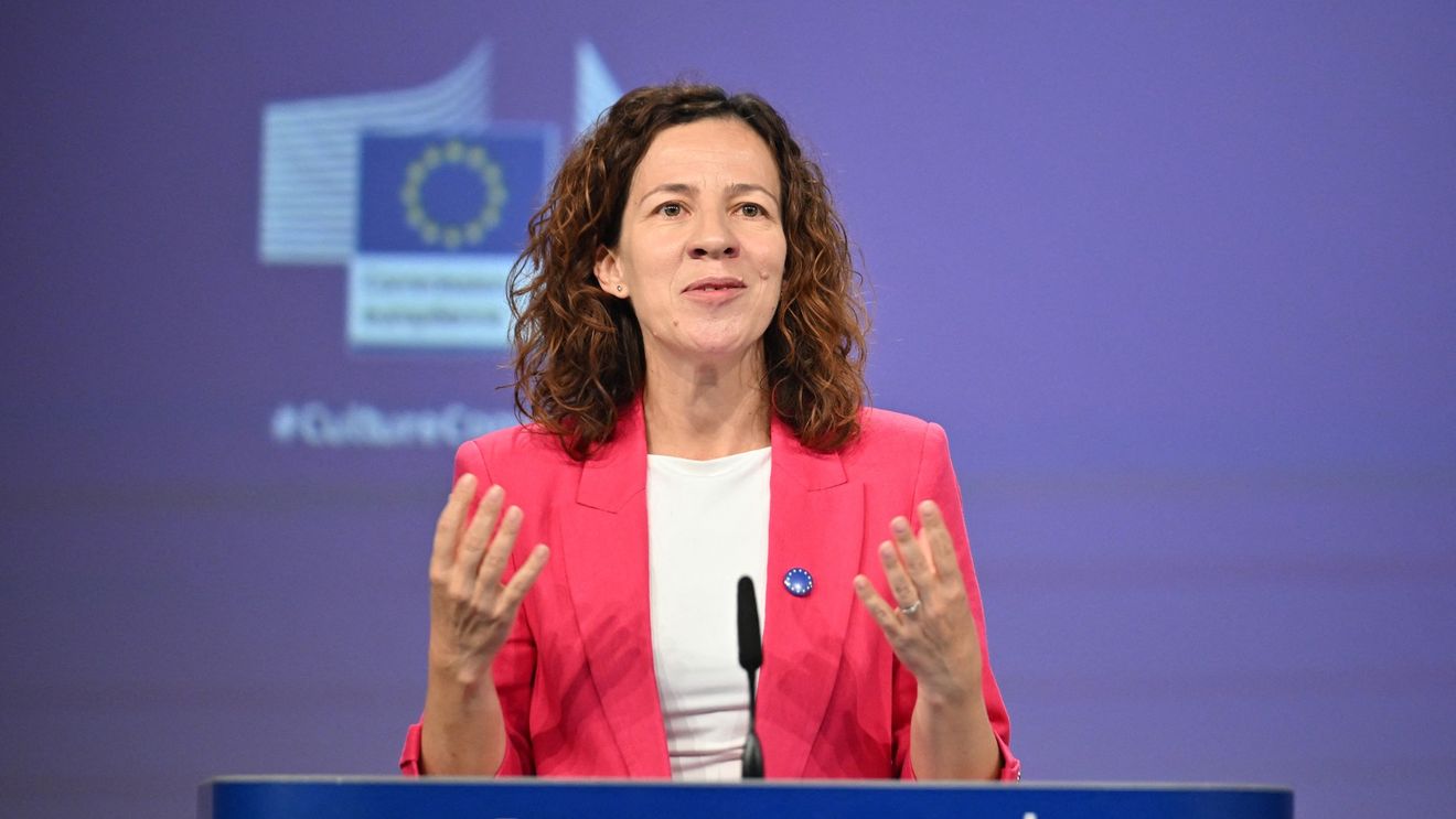 Comisarul european Roxana Mînzatu: Profesorii trebuie să devină „gardieni etici” ai utilizării inteligenței artificiale în școli