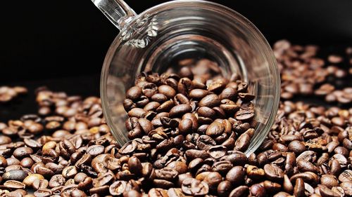 Schimbările climatice vor reduce terenurile disponibile pentru producţia de cafea cu peste 50% până în 2100 - raport