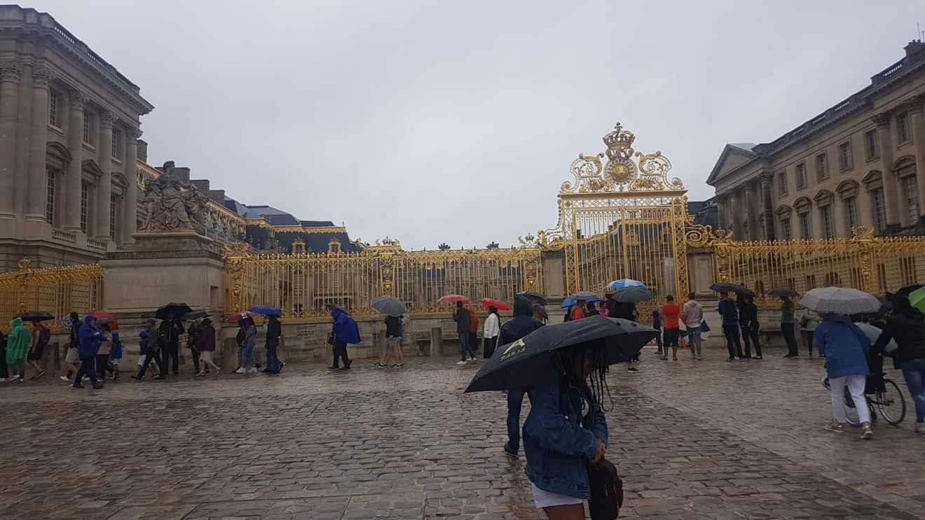 Castelul Versailles, evacuat după o amenințare cu bombă
