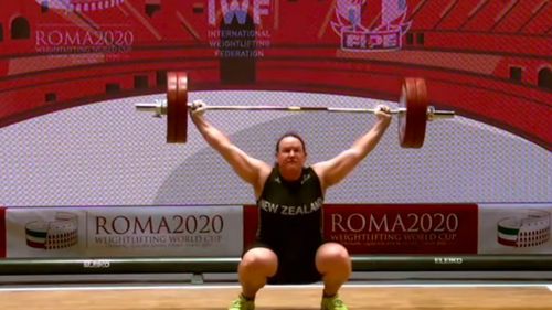 Femeilor li s-a spus "să tacă" cu privire la problema persoanelor transgender din competițiile sportive feminine, acuză o fostă halterofilă din Noua Zeelandă