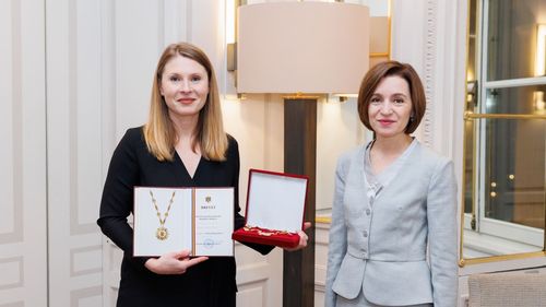 Scriitoarea Tatiana Țibuleac a primit de la Maia Sandu cea mai înaltă distincție a Republicii Moldova/ Țibuleac a câștigat în 2019 Premiul Uniunii Europene pentru Literatură