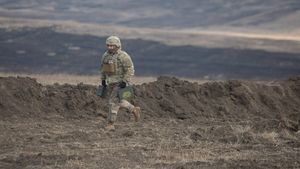 SONDAJ INSCOP Peste 83% dintre români consideră că România trebuie să se îndrepte spre Vest pe termen lung / Mai mult de 70% cred că Armata Română ar trebui să se mărească