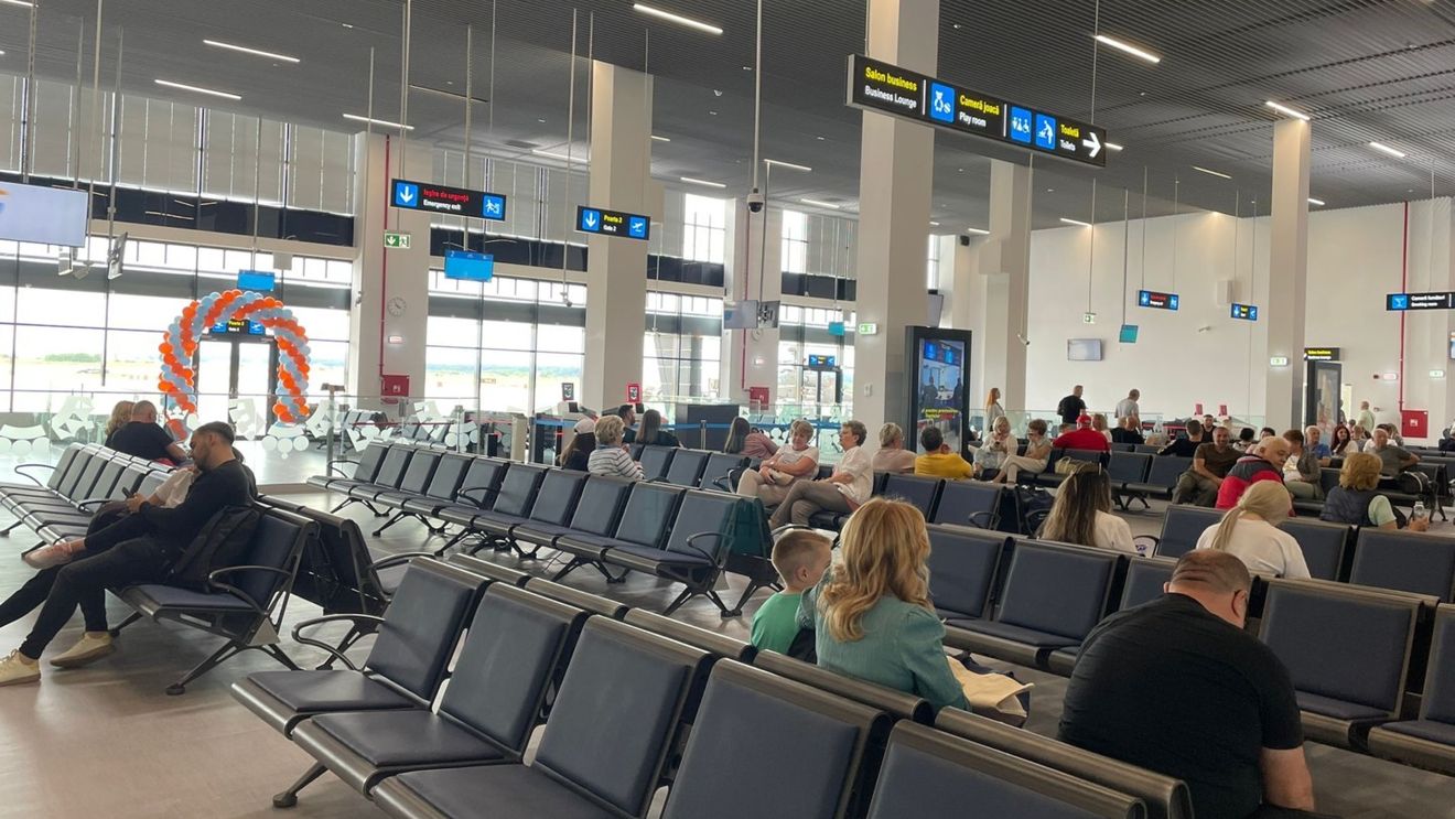 Încurcătură produsă în Aeroportul Oradea: Bagajele turiștilor care au zburat spre Antalya au ajuns la Hurghada și invers