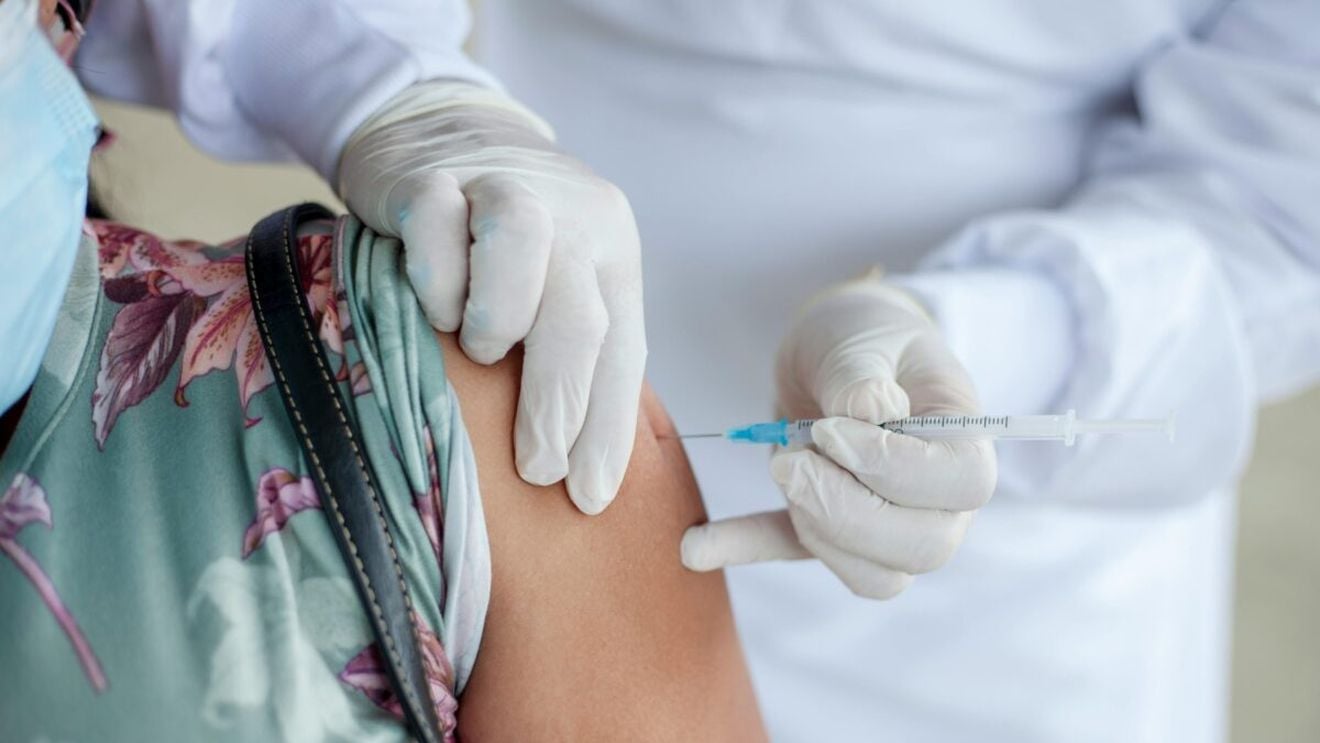 Acţiunile Novavax cresc puternic după ce FDA i-a aprobat vaccinul anti-COVID-19