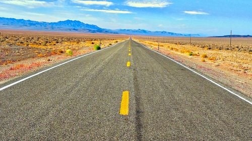 Medici din Arizona avertizează cu privire la arsuri la simplul contact cu solul / Temperatura asfaltului şi betonului poate atinge 82°C