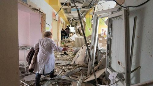 „Ne-am schimbat mental”: Cum au afectat trei ani de război lucrătorii din domeniul sănătății din Ucraina