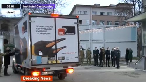 VIDEO Vaccinul anti-COVID a ajuns la Institutul Cantacuzino / Premierul Cîțu: Apariția, livrarea și distribuirea vaccinului într-un timp record vor ajuta la eradicarea pandemiei / Valeriu Gheorghiță: Mă interesează și ultima persoană care se va vaccina pentru că vom putea spune că am pus punct acestei pandemii