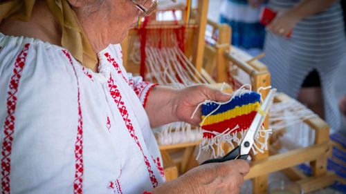 Sibiu: Vizitatorii îmbrăcaţi în ie intră gratis la Muzeul ASTRA