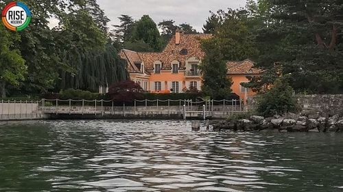 O vilă de lux a oligarhului fugar Vlad Plahotniuc, sechestrată de justiția franceză la cererea Chișinăului. Vila de 4 milioane de euro e într-o zonă exclusivistă la granița cu Elveția, pe malul lacului Leman