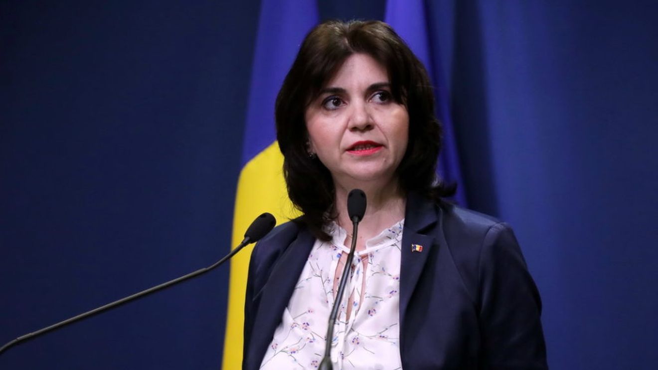 Monica Anisie, într-o scrisoare deschisă către profesori: În perioada suspendării cursurilor nu se vor preda noi cunoștințe și nu se vor evalua elevii, ci doar se vor fixa și recapitula cele predate deja