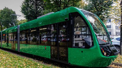 Peste 27 de milioane de litri de apă economisită în Arad, într-un an / S-a renunțat la gazon, în favoarea înierbării naturale a liniilor de tramvai