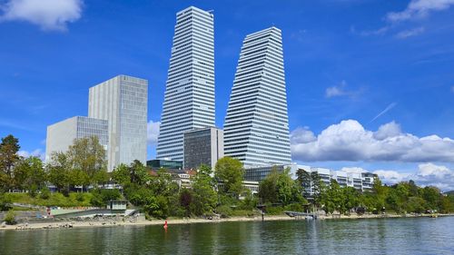 Marile companii farmaceutice încep să se mute în SUA pentru a evita tarifele vamale