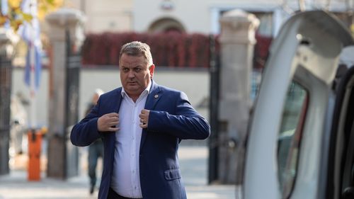 ReporterIS: Soția și angajații de la firma lui Virgil Guran (PNL) lucrează la Guvern. Experți cu patru case și sinecuri la patru ministere