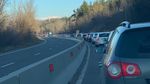 Trafic blocat pe DN 1, la Breaza, din cauza aluviunilor; un versant s-a prăbuşit la Cornu