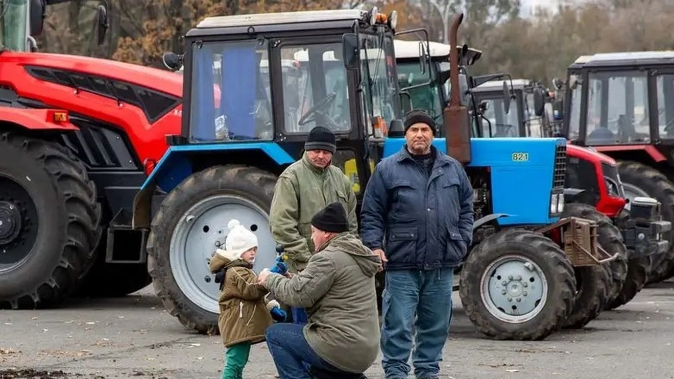 Fermierii moldoveni au blocat vama Leușeni-Albița / Guvernul de la Chișinău a anunțat că nu va mai subvenționa fermierii de la sud care nu vor să se reprofileze