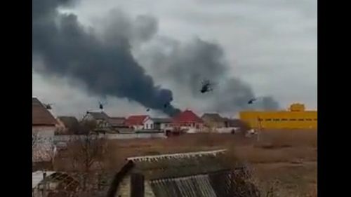 VIDEO Asalt al armatei Rusiei asupra Kievului: tancurile au intrat în regiune dinspre Belarus, avioanele bombardează un aeroport din apropiere