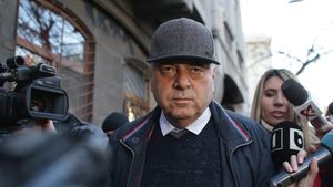Fostul primar din Piatra Neamț, Gheorghe Ștefan, scapă de o condamnare de 8 ani în dosarul Poșta Română din cauză că una din părți n-a fost citată legal/ Procesul se reia de la zero