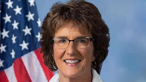 Membră a Congresului SUA, decedată într-un accident auto / ”A trăit câțiva ani în România ajutând copiii nevoiași” / Jackie Walorski a fost decorată de președintele Iohannis cu “Steaua României”