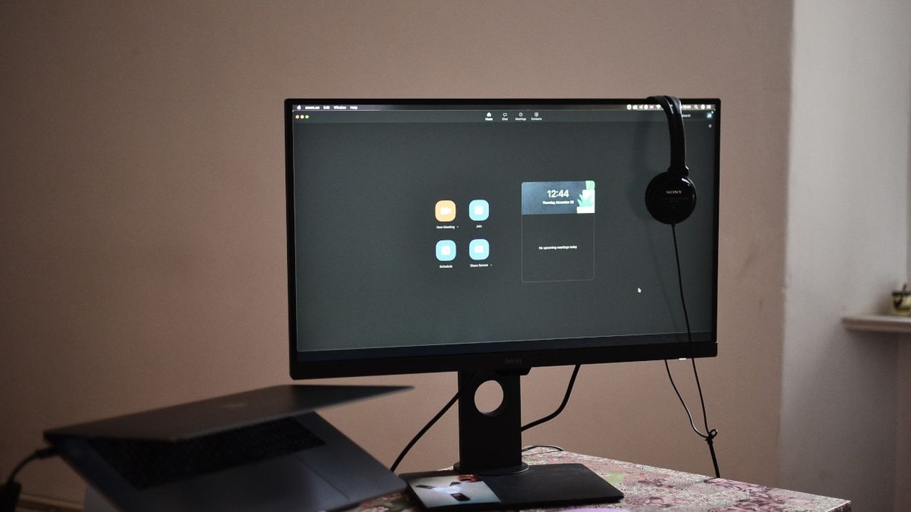 Au crescut vânzările de desktop-uri în al doilea an al pandemiei, după mulți ani de regres