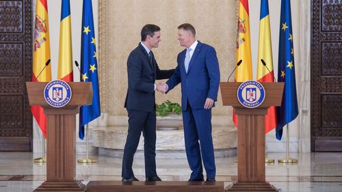 Președintele Iohannis, alături de premierul spaniol Pedro Sánchez: Contăm pe sprijinul Spaniei pentru crearea rapidă a Grupului de Luptă amplasat în România